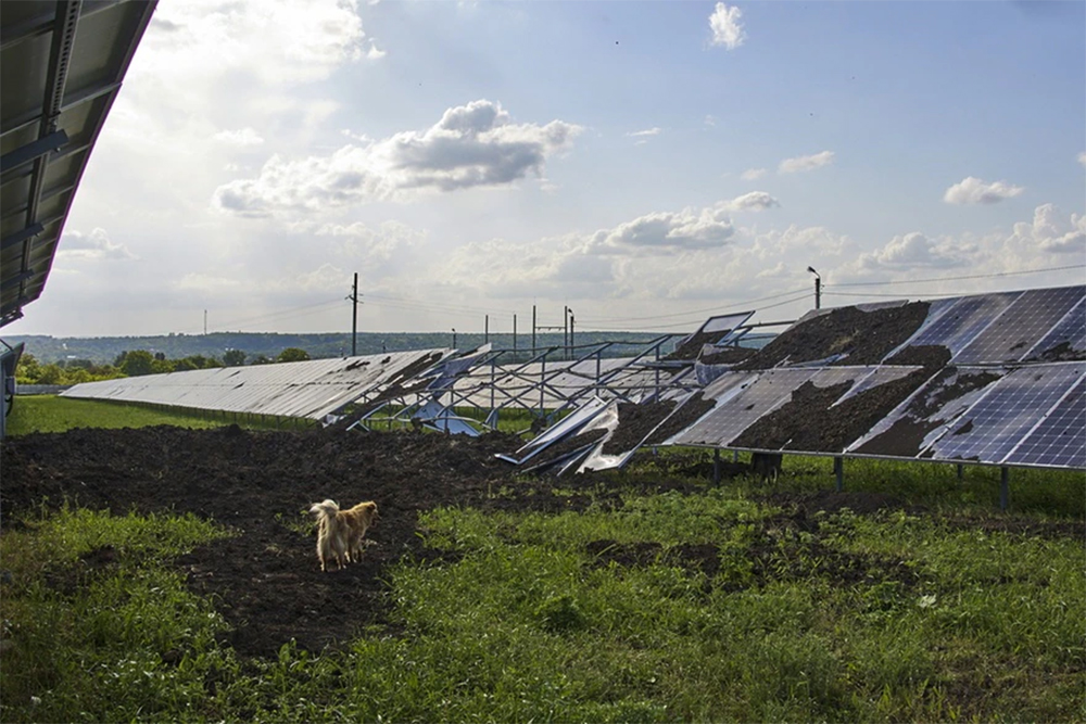 Ukrane_Solar_Farm_Panels Kharkiv.jpg